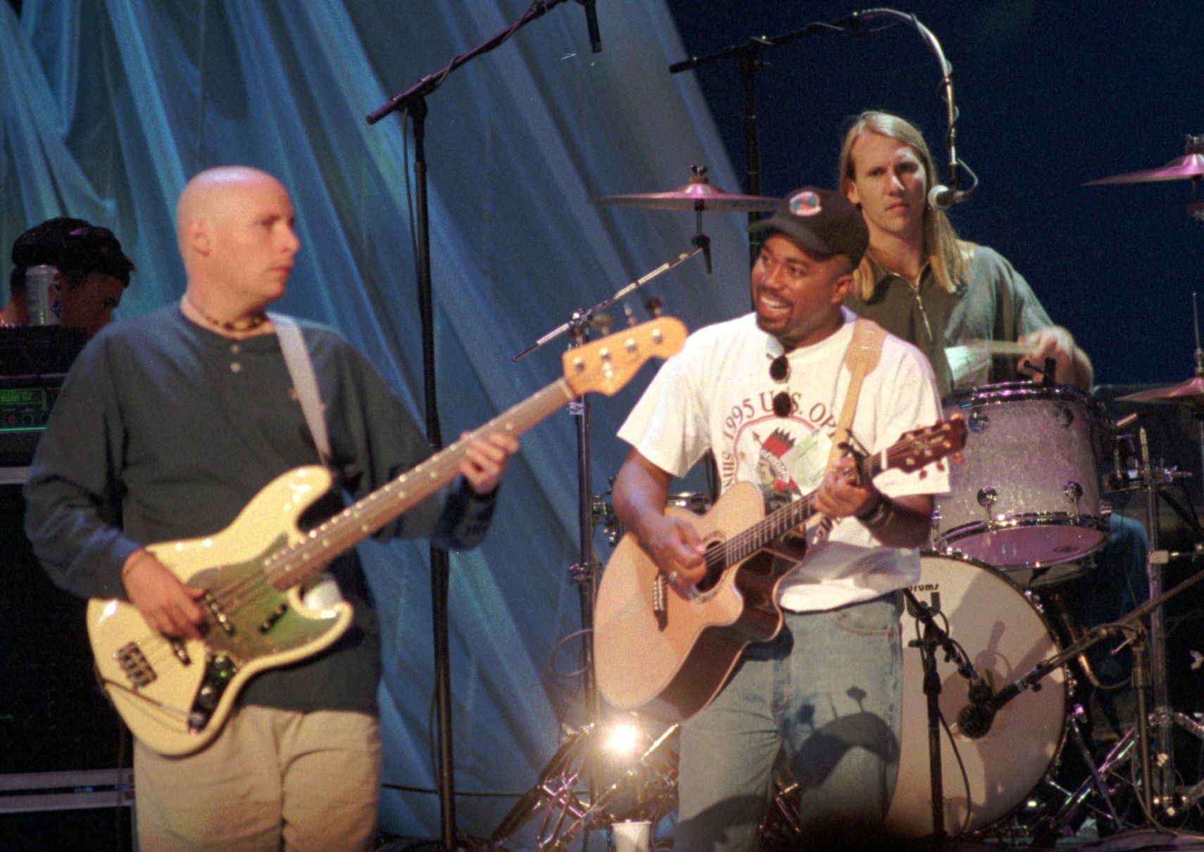 Hootie & the Blowfish, "Cracked Rear View"